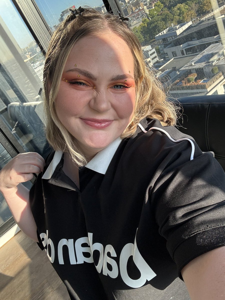 duaspera's tweet photo. melbourne n2 let's goo https://t.co/qSSbeLZlZn