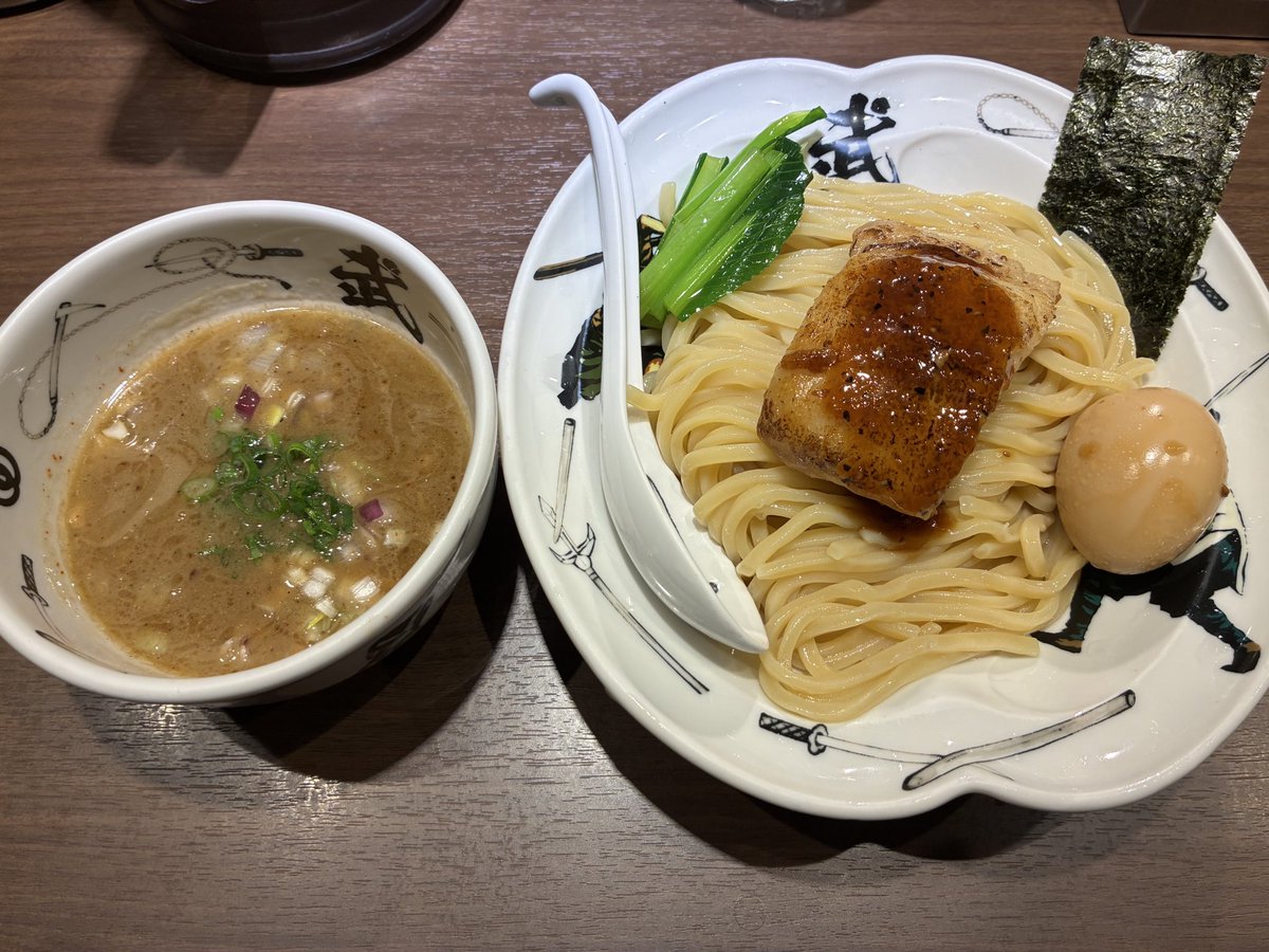 とが tweet media