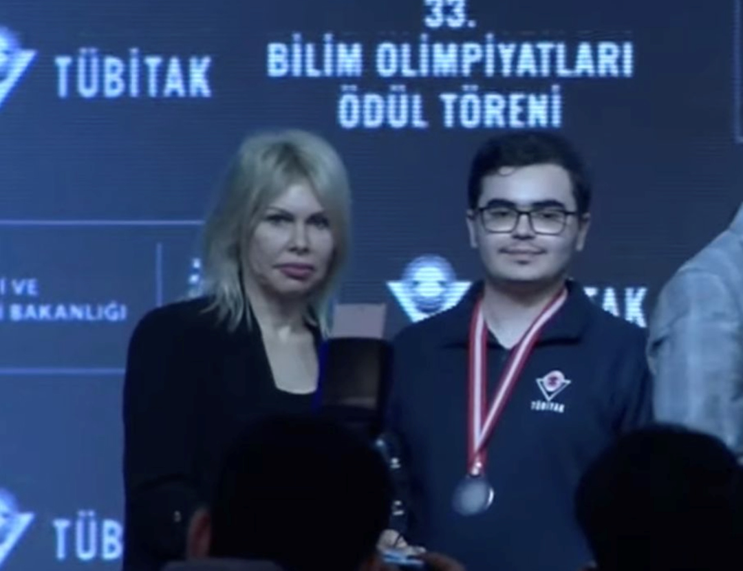 Galatasaray Lisesi tweet media