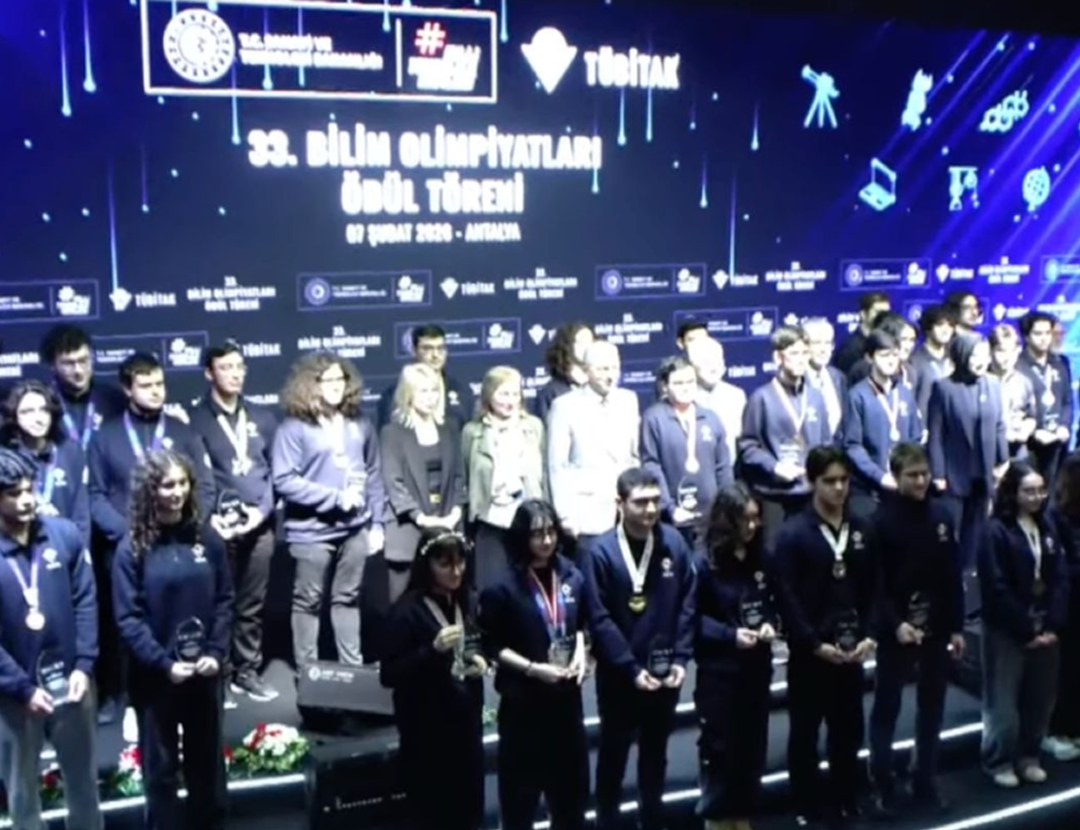 Galatasaray Lisesi tweet media