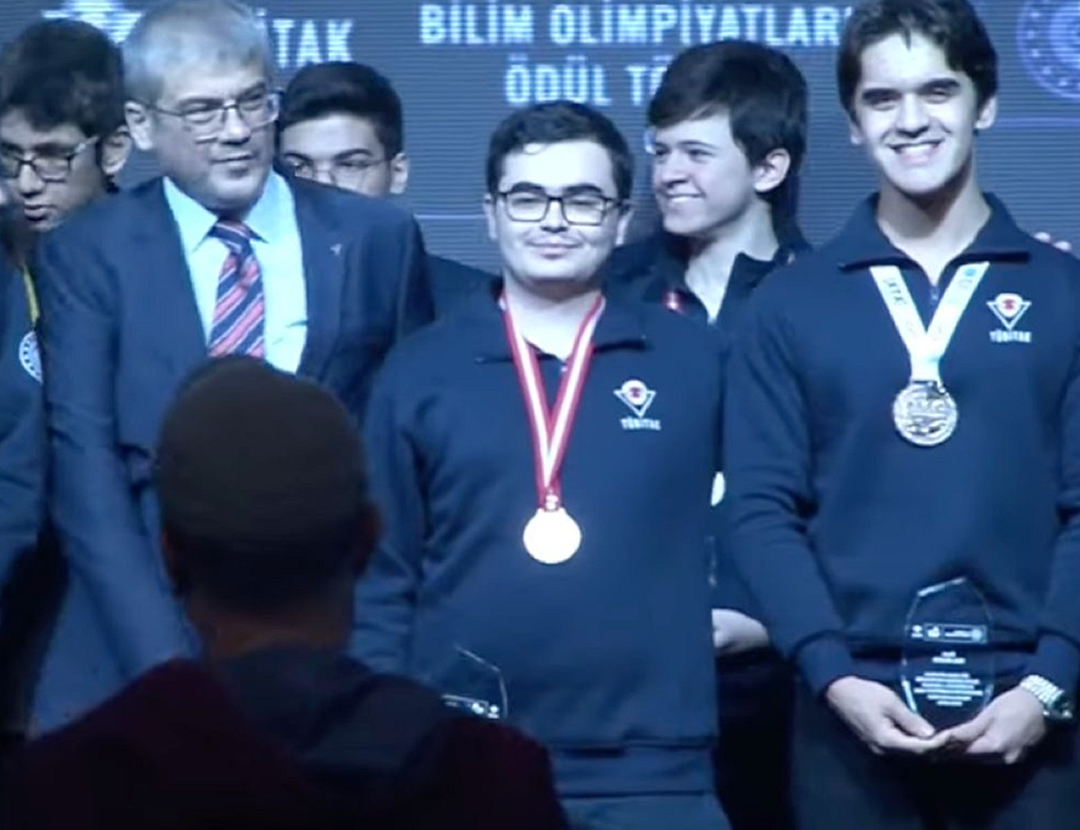 Galatasaray Lisesi tweet media