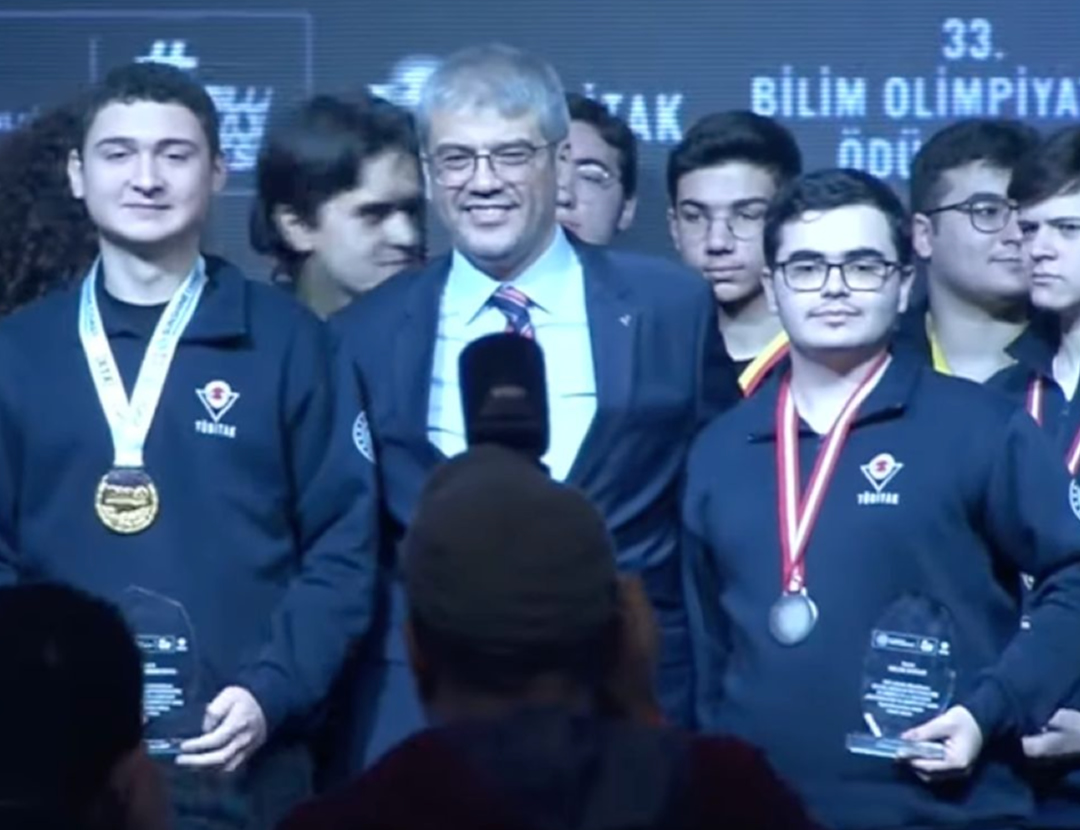 Galatasaray Lisesi tweet media