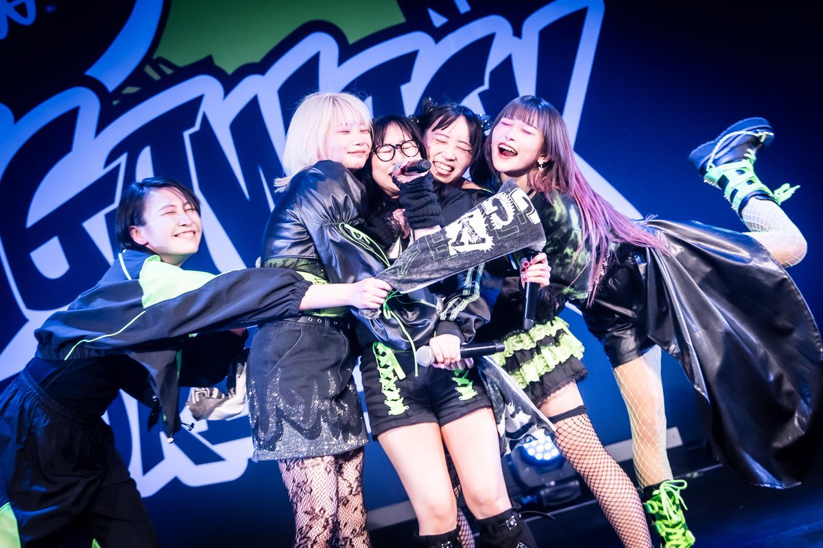 ヒューガー tweet media