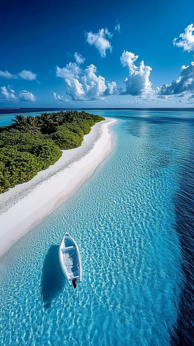 96317Abbas's tweet photo. Maldives 🇲🇻 beach https://t.co/xNuxDDGmye