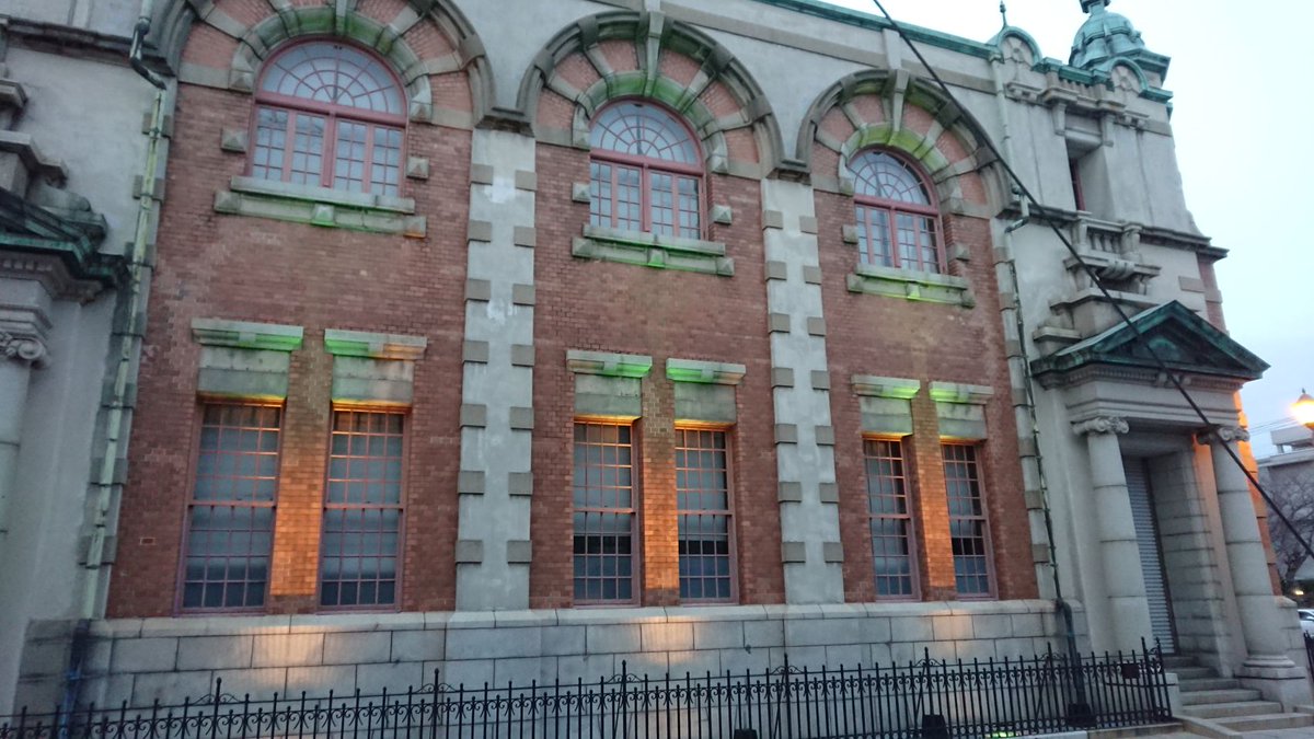 【本日のスタッフより】
２月２２日の頭痛の日に合わせて、１８日（水）～２４（火）までの日没から夜１０時までの間当館を含む市内施設にてグリーンライトアップを実施しています。
※当館付近は車の通行がありますので、撮影される場合は十分にお気を付けください。