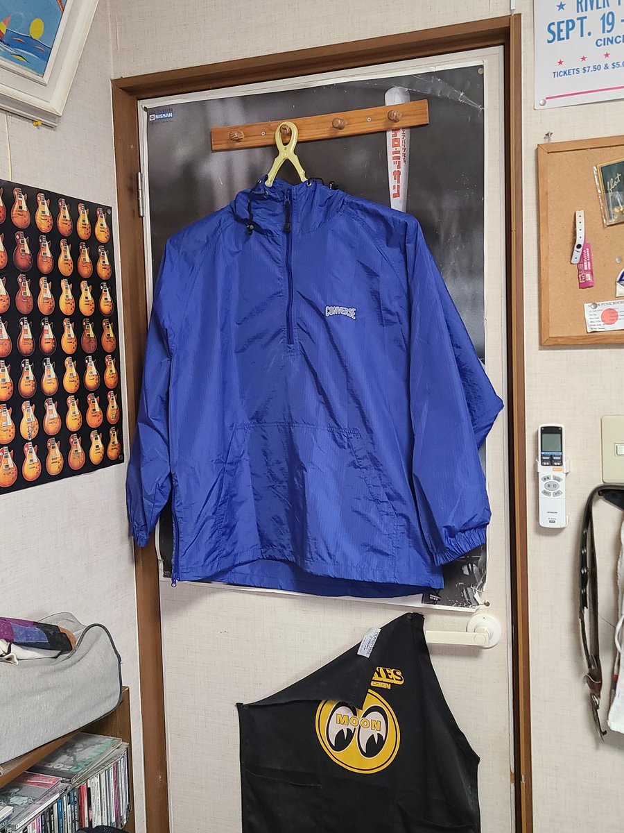 こんばんは。🙂 メルカリで、ゲットした、ナイロンジャケットが、到着