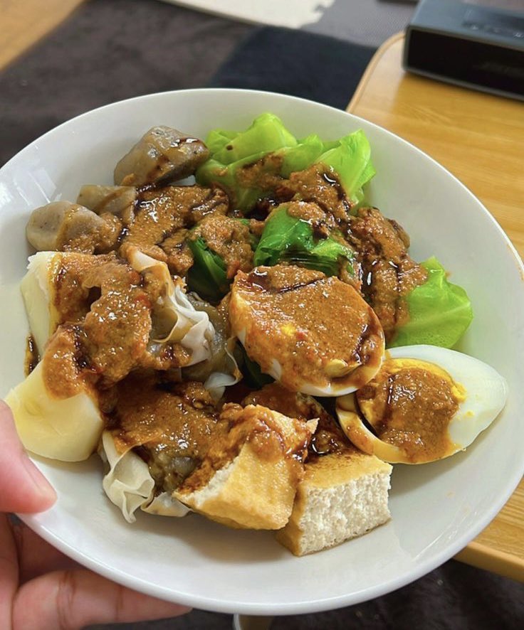 elenarenoa's tweet image. siomay or batagor?