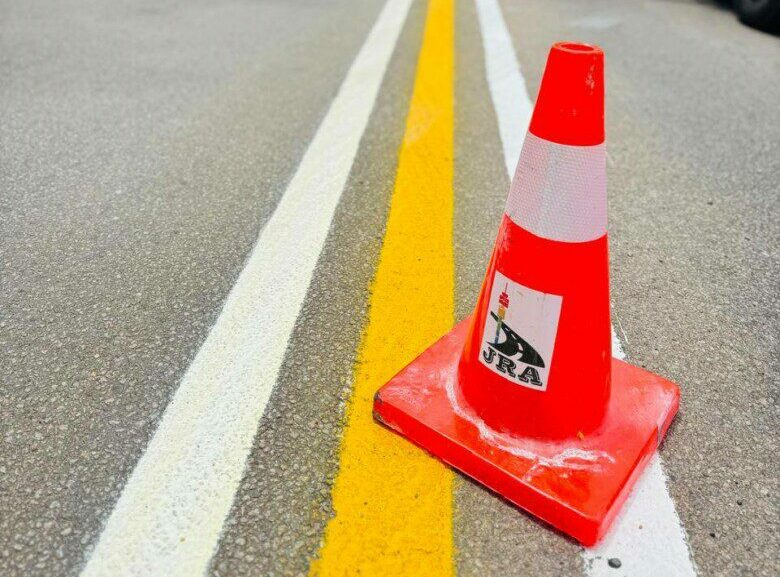 ConstructionSfy's tweet image. Road markings repainted along key routes in Johannesburg arrr.co.za/bVDGy

#ConstructionSafety #RoadMarkings #Signage #RoadSafety
