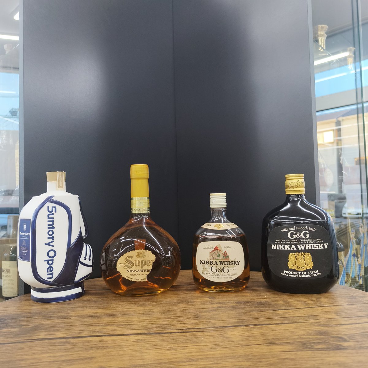 掘り出し物コーナー】入荷のお知らせ 商品名：サントリーウイスキー