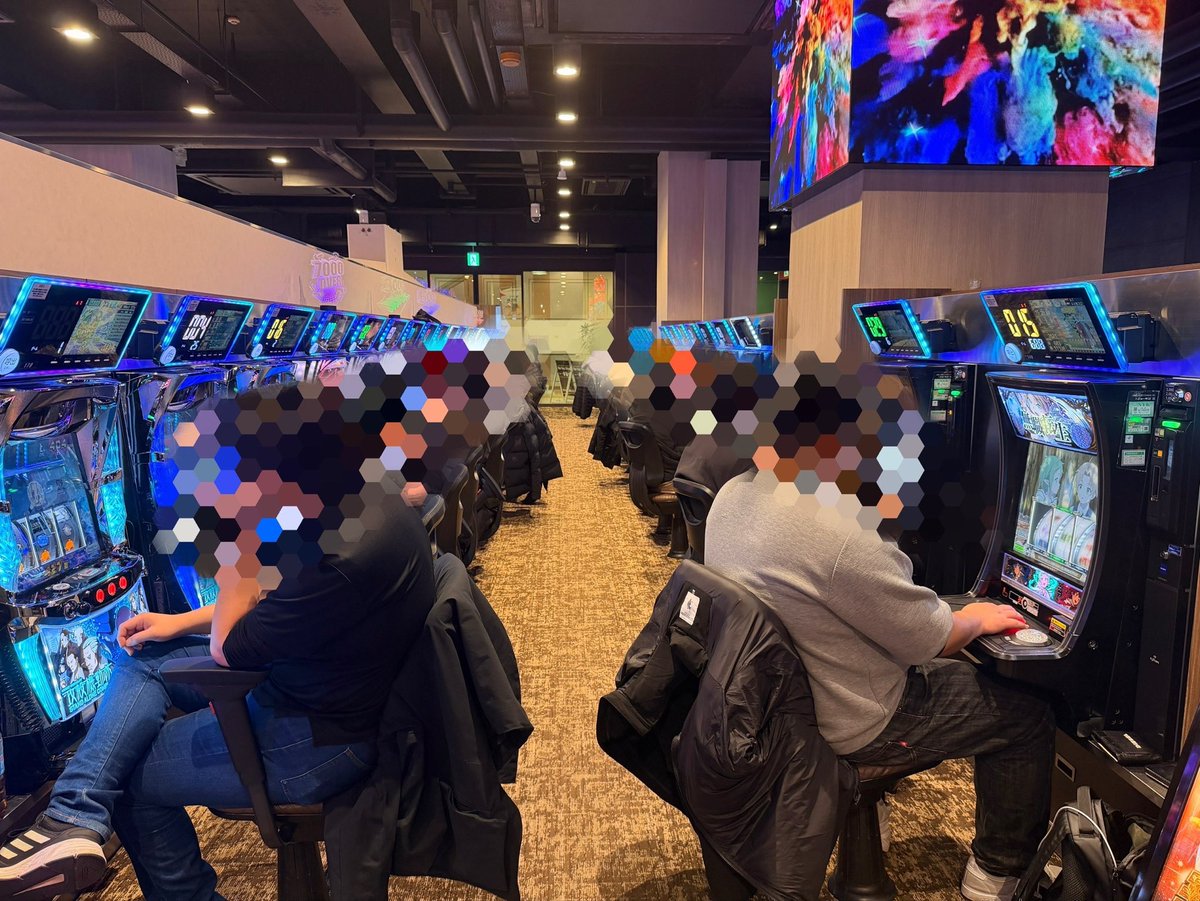 ⏰17:00過ぎ頃店内状況📈 ✓銭形5 💥9000枚over ✓転生2 💥7000枚over