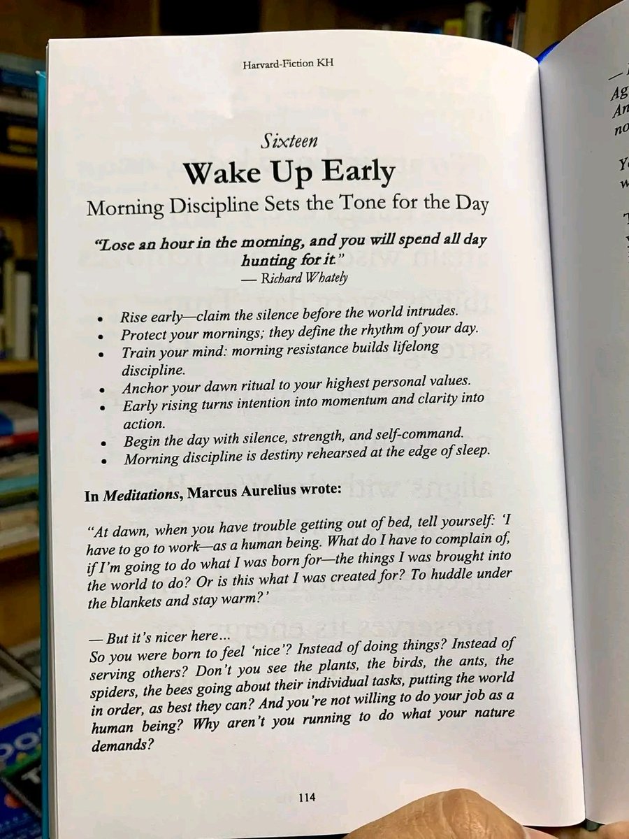 Book_therapy223's tweet photo. Wake up early https://t.co/gzEUNHSwUK