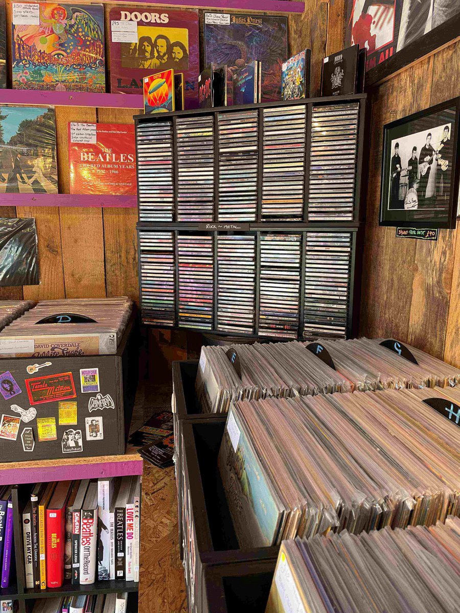 UK Record Shops tweet media