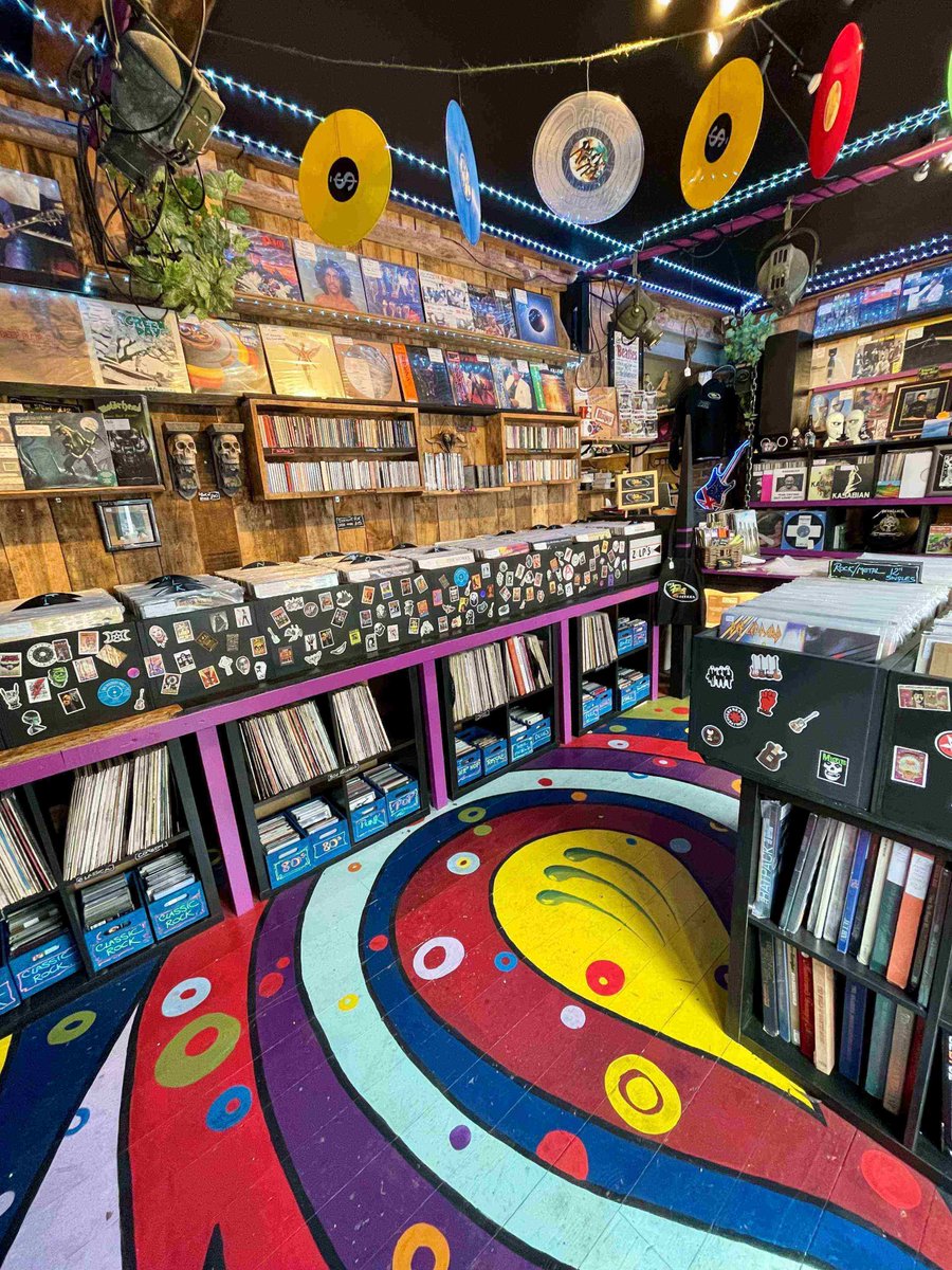UK Record Shops tweet media