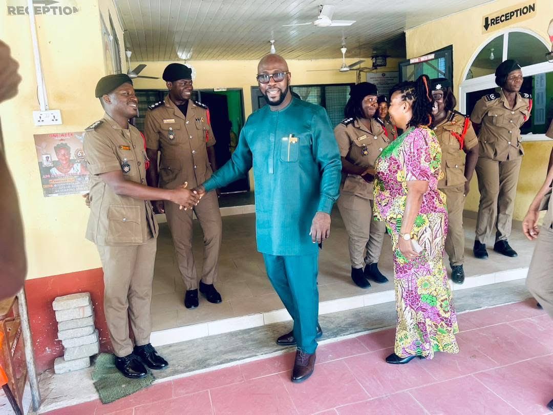 Sowah_Amasaman's tweet photo. paid a working visit to the Ghana National Fire Service, Amasaman, to inspect operations and test-drive the repaired fire tender.

We remain committed to strengthening firefighting capacity and supporting our personnel and retirees.

#GaWest
#NiiSowah https://t.co/Hob4od6LXl