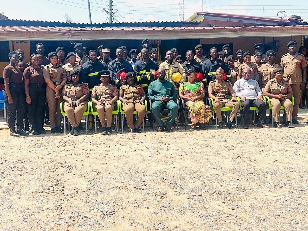 Sowah_Amasaman's tweet photo. paid a working visit to the Ghana National Fire Service, Amasaman, to inspect operations and test-drive the repaired fire tender.

We remain committed to strengthening firefighting capacity and supporting our personnel and retirees.

#GaWest
#NiiSowah https://t.co/Hob4od6LXl