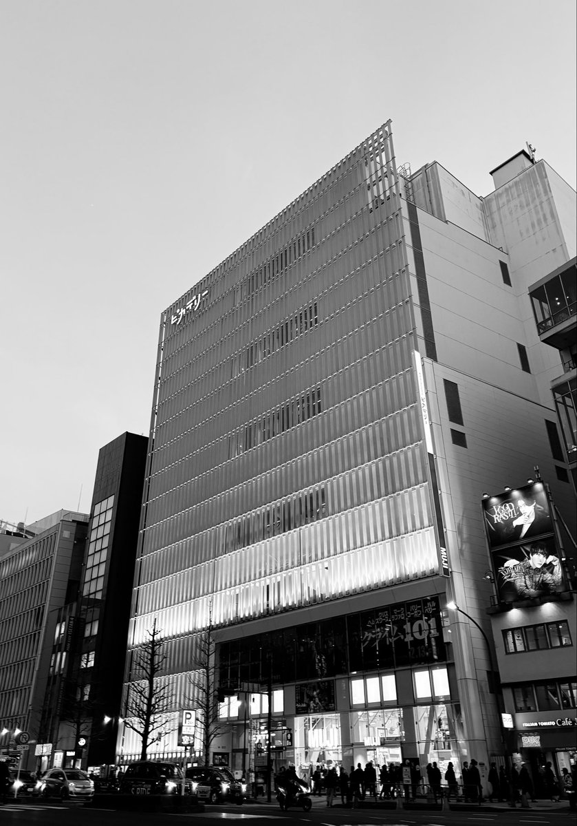 「ヤマトよ永遠に REBEL3199 第五章 白熱の銀河大戦」を観てきました。迫力の艦隊戦や音響など、これまでの章以上に映画館で、作品世界に没入して観るのをおすすめしたいな。と、あらためて思いました。1週目の入場者プレゼントのふたりも、いたずらっぽい表情がとってもとっても素晴らしいですし。