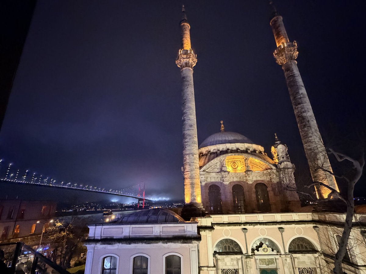 adil_dayioglu's tweet photo. “Eğer kulumuza indirdiğimizden şüphede iseniz, haydi onun benzeri bir sûre getirin ve Allah’tan başka şahitlerinizi de çağırın, eğer doğru söyleyenler iseniz.”
(Bakara, 23)

Hayırlı cumalar… https://t.co/xVmmXxpSt6