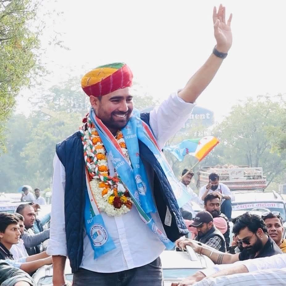 RaigarDataram's tweet photo. विनोद जाखड़ बने NSUI के राष्ट्रीय अध्यक्ष!
शुभकामनाएं 🙏

@SachinPilot @VinodJakharIN https://t.co/i0yXzE6oU5
