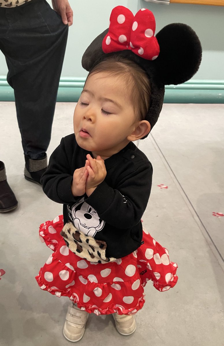 カメラロール見返したらこんなのあって可愛すぎる🤣おてて❤️ #1歳8