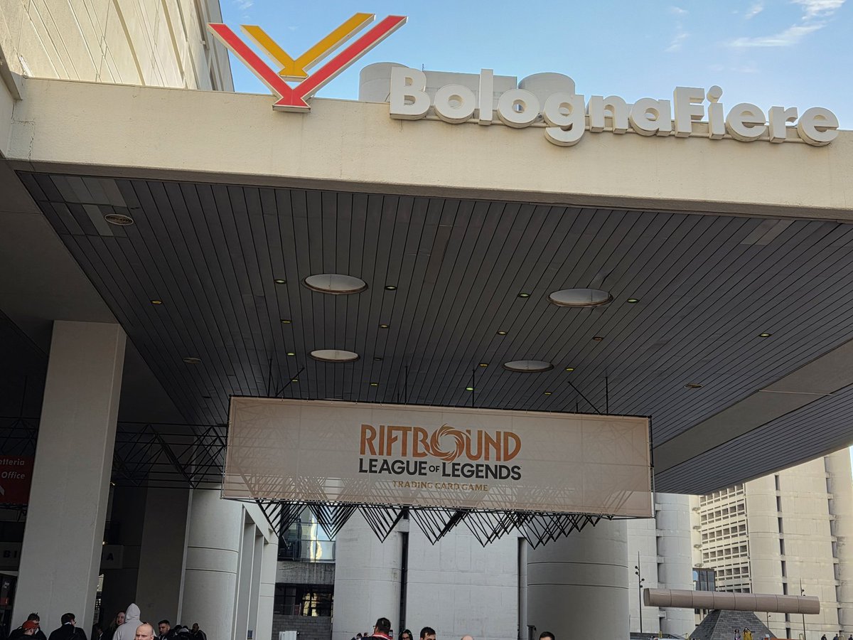 FlorianSchlabes_SΛDLIFE tweet media