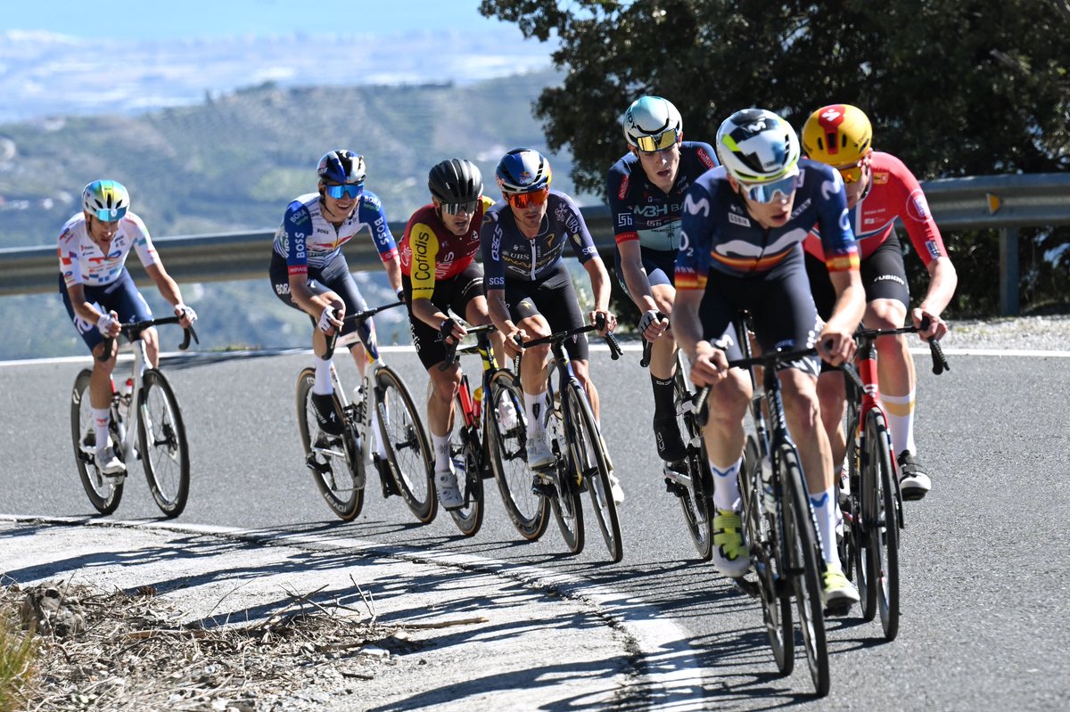 ale_vlasov's tweet image. Open and nervous stage yesterday: lots of attacks, lots of moves, almost no control in the bunch.
Tried to get away a few times. Finished 7th, with two riders up the road.
Let’s see what today brings. 💪

@RBH_ProCycling 

#redbullborahansgrohe #72RdS

🖼️ @GettySport