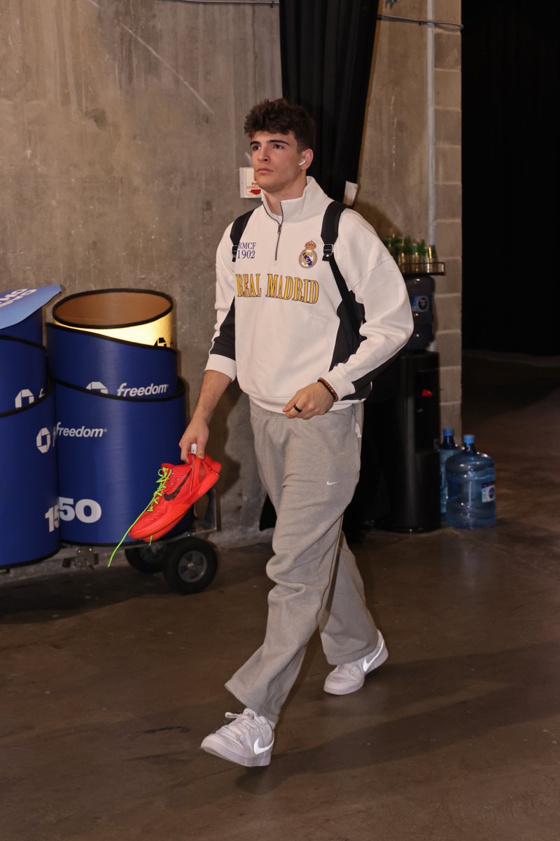 Así llegó anoche Hugo González al Chase Center.