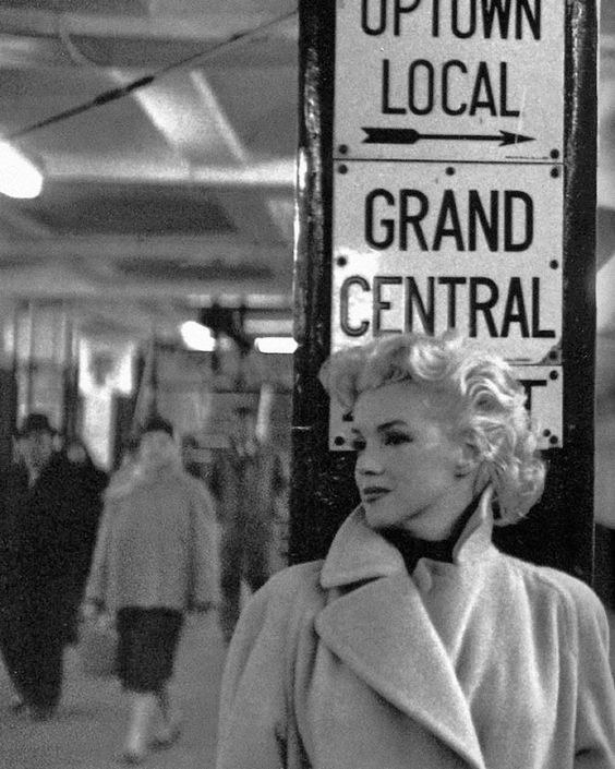thehamptonsboy's tweet image. …Marilyn Monroe versus John F. Kennedy Jr. waiting for the train in NYC, chance or destino?!? #MarilynMonroe #JohnFKennedy #JFKJR