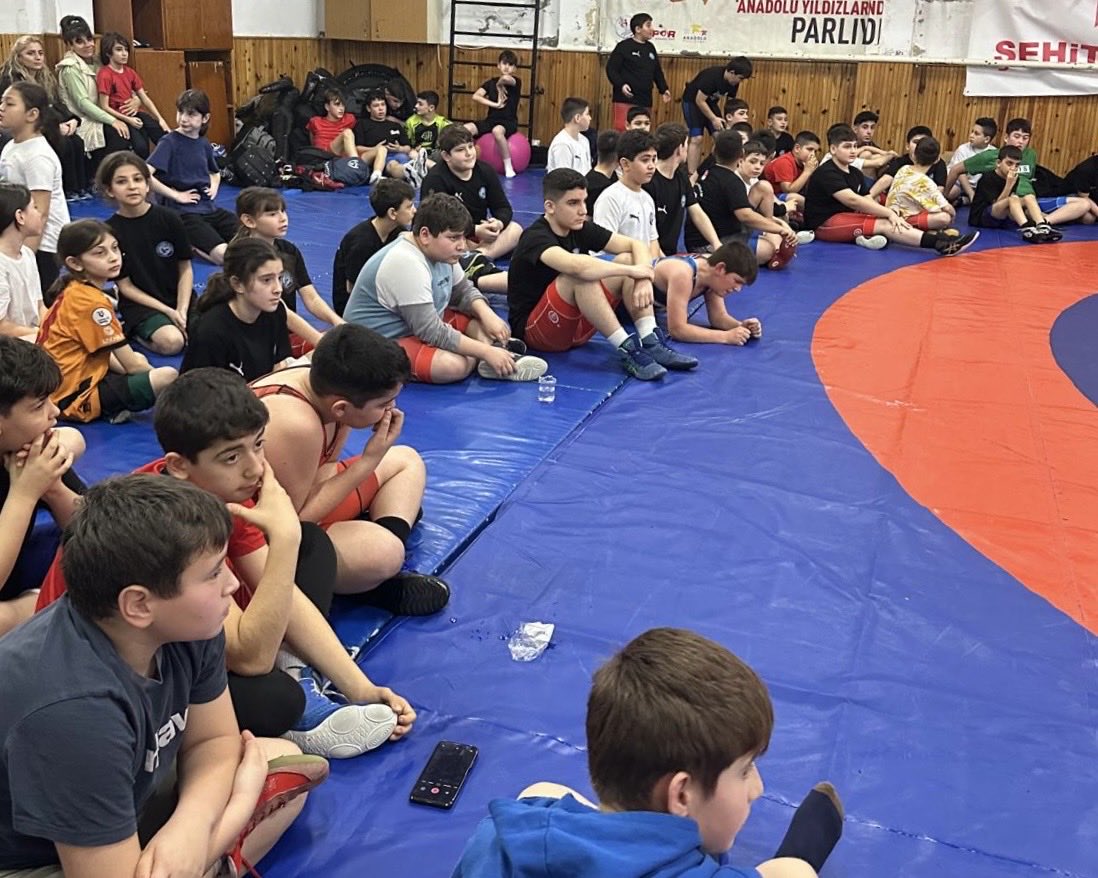 🤼 Pehlivanlar İl Birinciliğinde Fark Yarattı!

Okul Sporları Güreş Grekoromen ve Serbest Stil Yıldızlar–Küçükler İl Birinciliği, 19 Eylül Spor Salonu Güreş Salonu’nda heyecan ve yoğun katılımla gerçekleştirildi.
👇
facebook.com/share/p/1AZgr7…