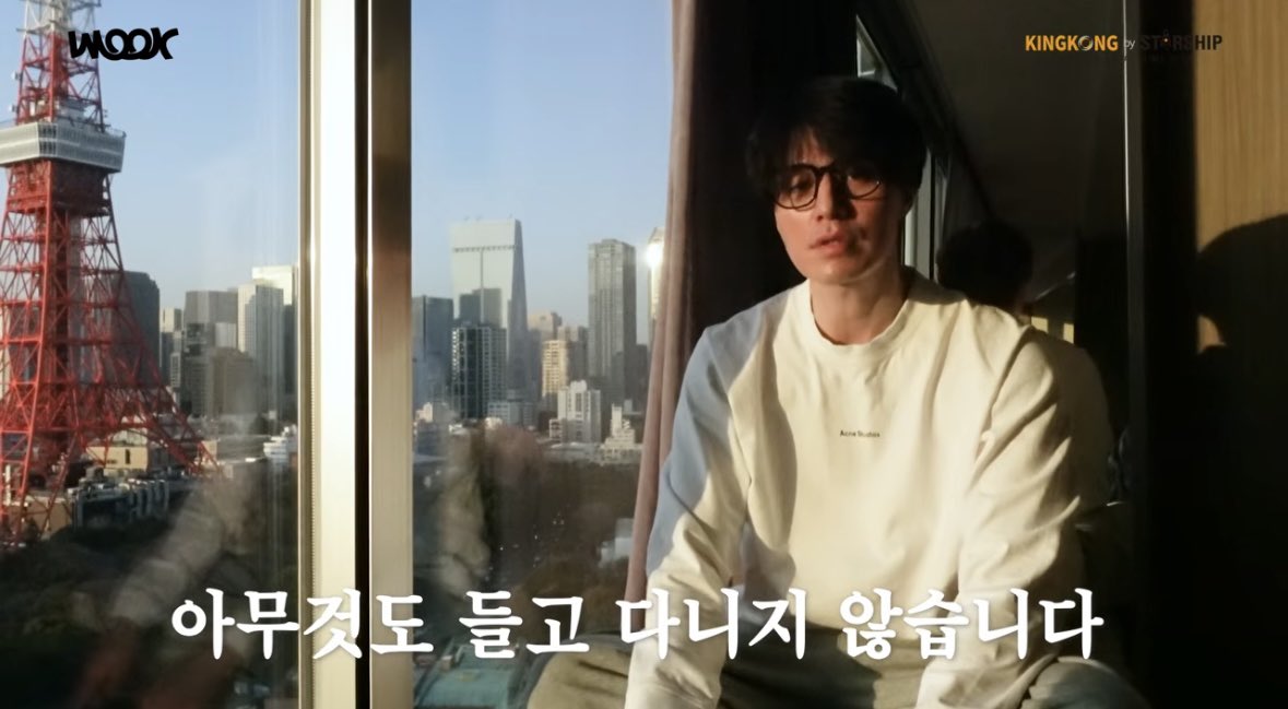 왓츠인마이백 못 하는 이유:
아무것도 안 들고 다님 ㅠㅠ