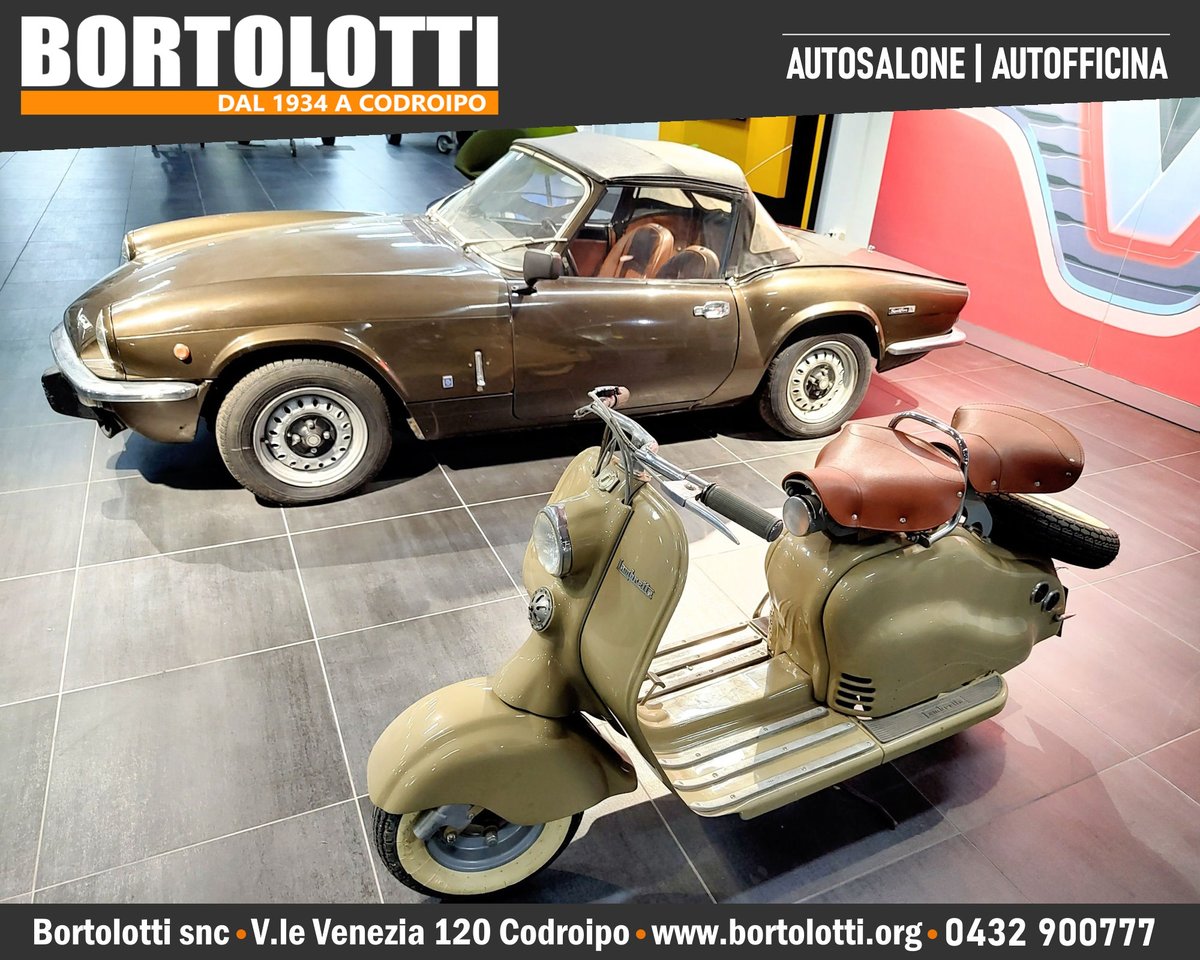 BortolottiSnc's tweet photo. Motore esclusivamente termico, niente Android Auto, niente controllo di trazione, solo voglia di essere COOL 😎 #Triumph #TriumphSpitfire del 1975 e #Lambretta 125 del 1951 👉 https://t.co/vkswIGuKTZ https://t.co/wOhDyfR5tm