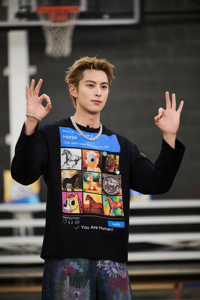 王鹤棣 (@dylanw4ng) on Twitter photo 