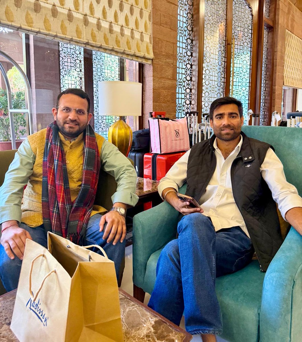 DrBabluSolanki's tweet photo. बड़े भाई ⁦@VinodJakharIN⁩ NSUI का राष्ट्रीय अध्यक्ष नियुक्त होने पर हार्दिक बधाई एवं शुभकामनाएँ ..
⁦@VinodJakharIN⁩ https://t.co/9BqUNSEP0l