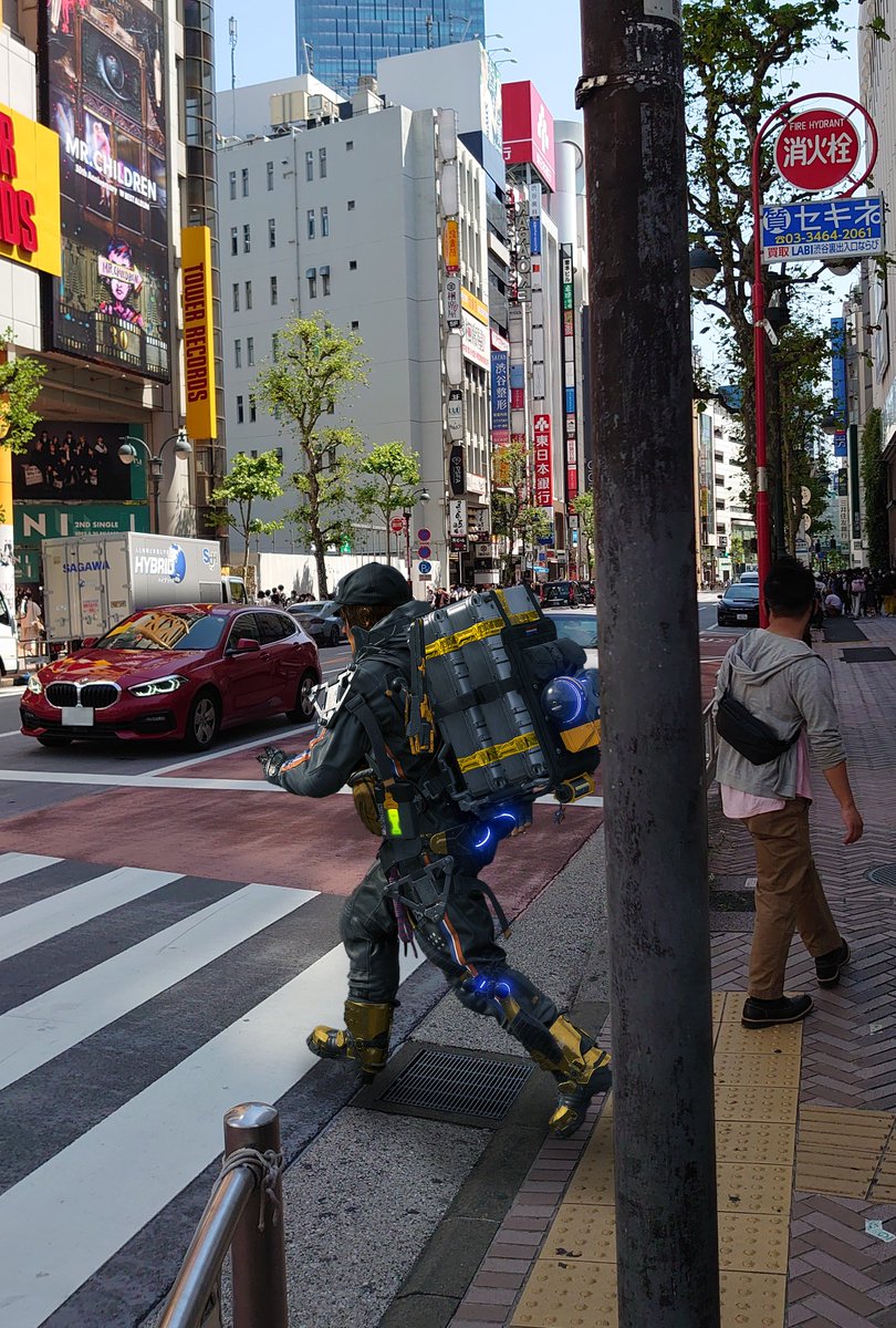 渋谷のタワレコに向かうサム🚶🏻📦💨
#DEATHSTRANDING