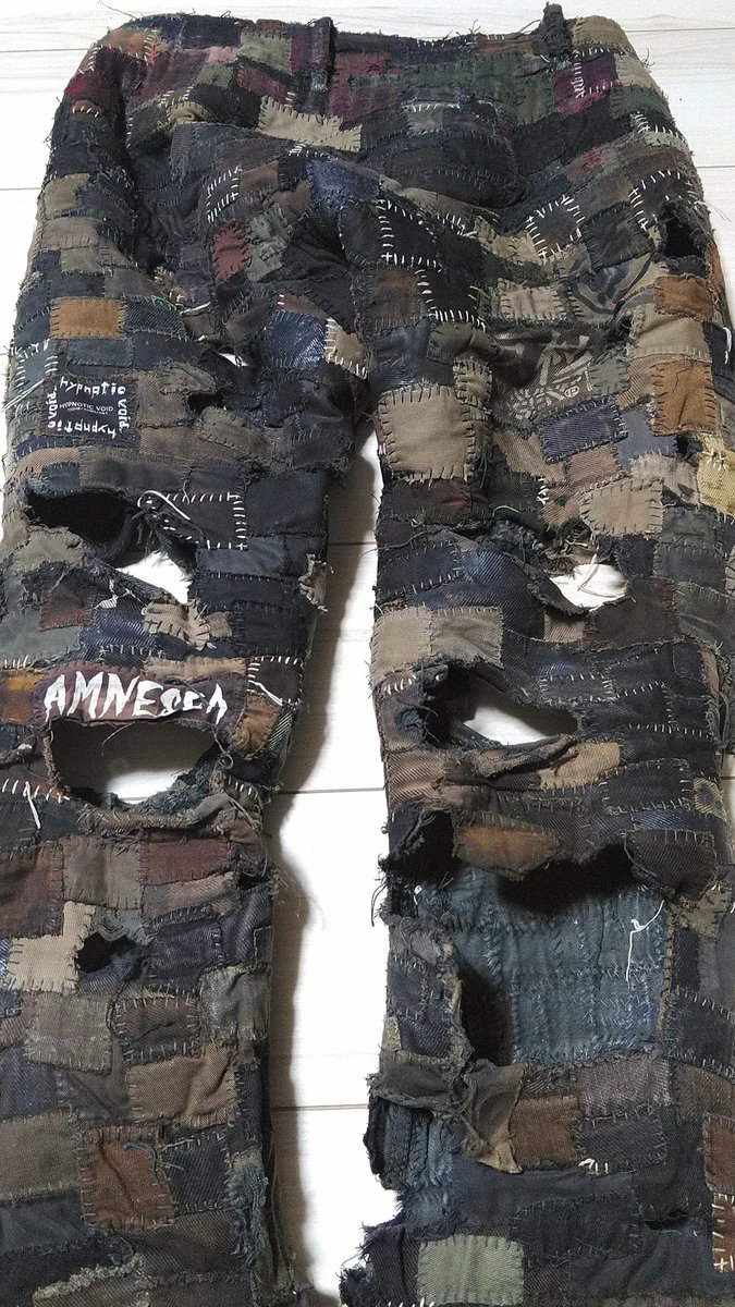 昨今情報源が消失しつつあるボロ / クラストパンツ製作について纏めたnoteの後半となります。

【↓後半↓】
note.com/chaos_u_hey/n/…

【↓前半↓】
note.com/chaos_u_hey/n/…

これにて私の経験を元に記した私なりのボロ解体新書は全て終了となります。

誰かのキッカケになってくれたら嬉しいです。