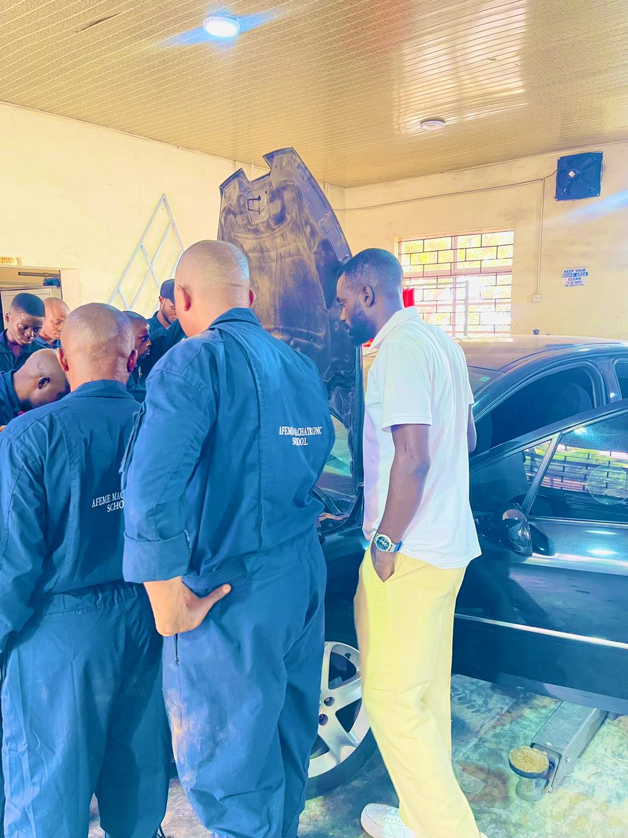 Tobymacconsult's tweet photo. Somewhere in Taraba State… we work online and offline, we are not sleeping. Don’t be surprised if you later see me hit success. Nah work person dey do before e make am. #Workbeforewin #Noslacking https://t.co/npIHaNaJKK