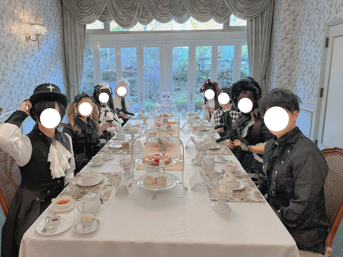 miiさん主催の姫皇子お茶かに参加しました！皇子ロリィタに興味を持ち、初皇子デビューの男性の方も参加されており、嬉しい限りです✨✨

世の中の男性に皇子ロリィタの素晴らしさをもっと広めていきたい🎩🎩