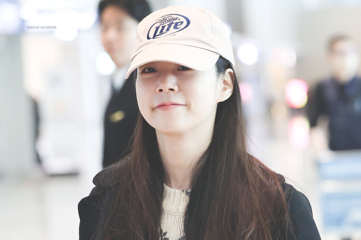 260220 카라 한승연 ICN 출국
팬서비스 하시고 제법 햄풍당당 해지심.
#카라 #KARA #한승연 #韓昇延 #ハンスンヨン #HANSEUNGYEON <a href="/fateflysy/">Han Seung Yeon</a> #한승연애