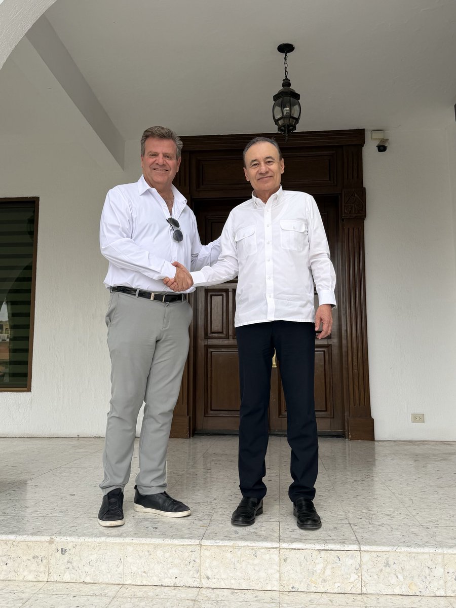 Agradable y agradecida visita a casa de gobierno con <a href="/AlfonsoDurazo/">Alfonso Durazo</a> nuestro gobernador. Platicamos de Ciudad Obregón, el futuro de los valles del Yaqui y Mayo, así como la excelente labor que está desarrollado nuestro Alcalde <a href="/JavierLamarque_/">Javier Lamarque</a>