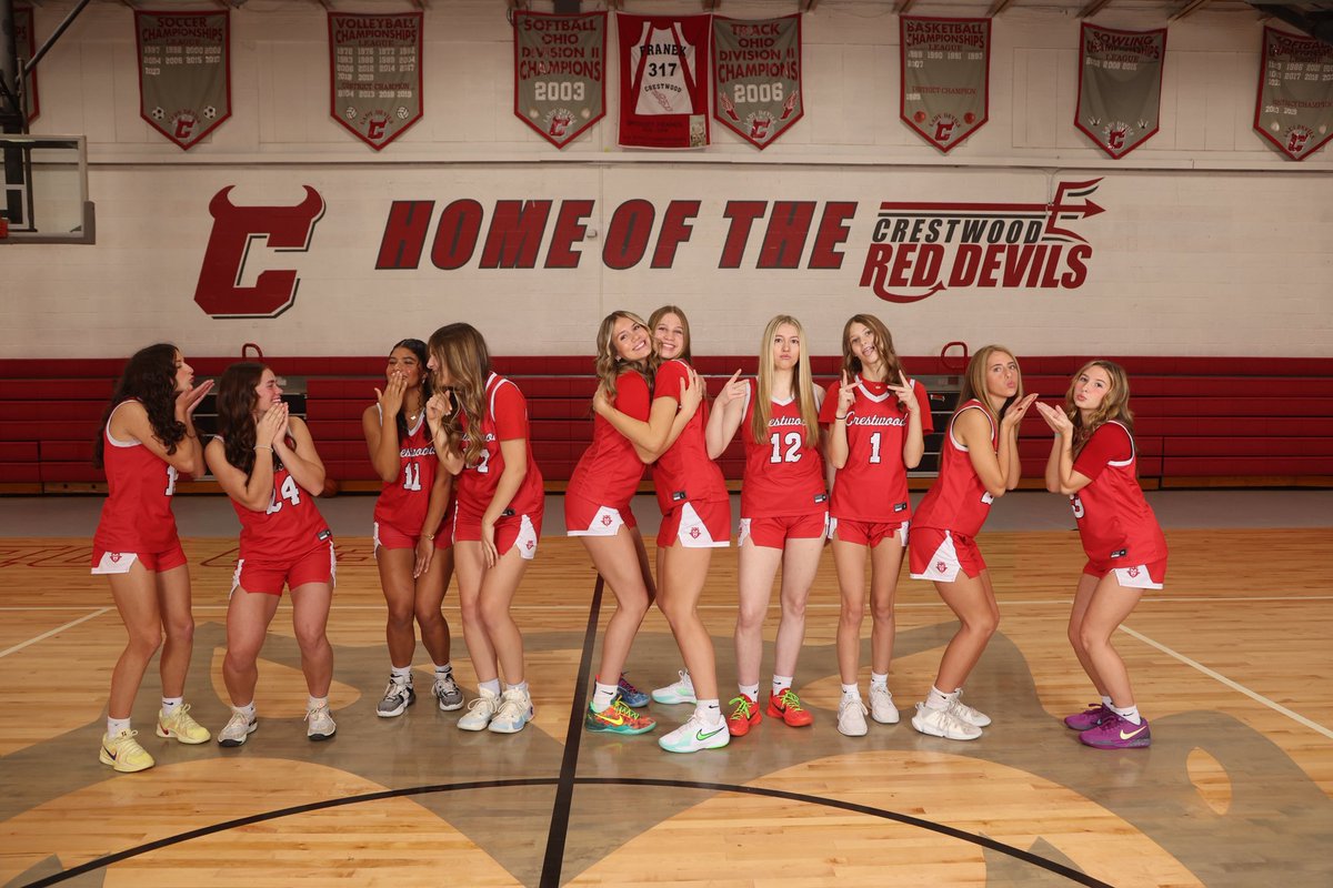 1CoachHendo's tweet image. Season over, but the impact lasts forever. One for the ages with a special group who battled, grew, and learned lessons bigger than basketball. Couldn’t be prouder of this team. Seniors, thank you for everything — go chase what’s next. ❤️🏀 #ProudCoach #HAVEFUN 
@Red_Devils_GBB