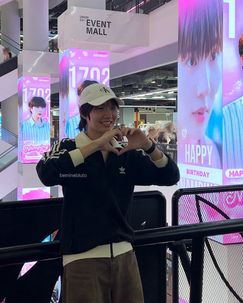 มาเก็บโปรเจคเป็นเพื่อนเพื่อนที่เมนน้ำปิง ก็เจอน้ำปิงมาเก็บโปรเจคด้วยเหมือนกัน น่ารักม้ากกก y—y

#nampingster