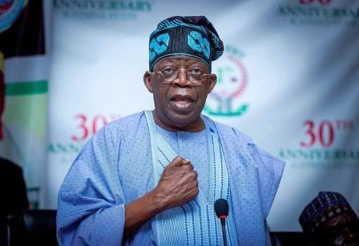 Today dollar is N1,350

Tinubu met Dollar at N800....

He must take it back to N800 where he met it.....

Because.... Buhari took it to N250 where he met it...

Jonathan took it to N150 where he met it..

Obasanjo took it to N80 where he met it..

Abacha took it to N20 where he