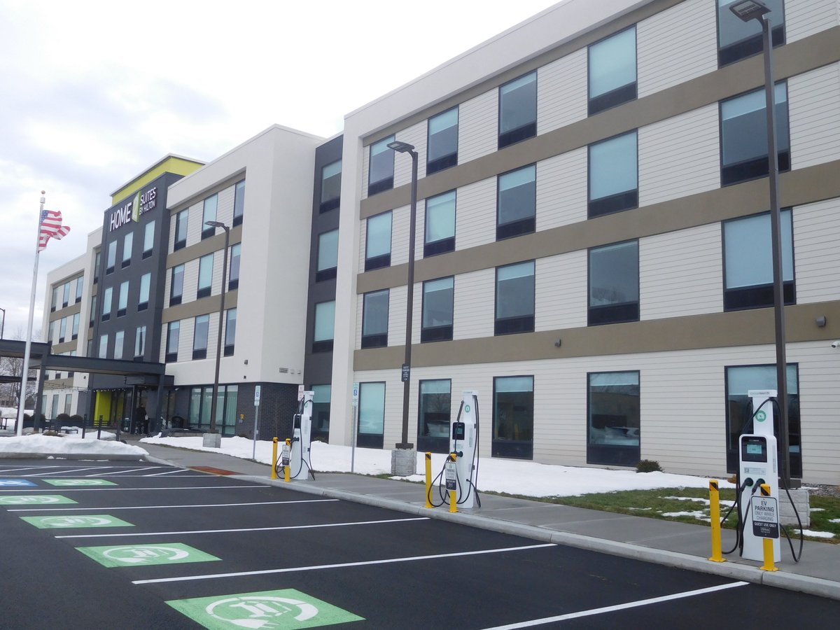 onondagacomdev's tweet photo. The recently completed Home2Suites by Hilton in the Town of Salina adds 110 much needed hotel rooms to the region as a participant in @OnondagaCounty @CEJRyanMcMahon's Hotel Initiative. https://t.co/zxjNKVfjTp