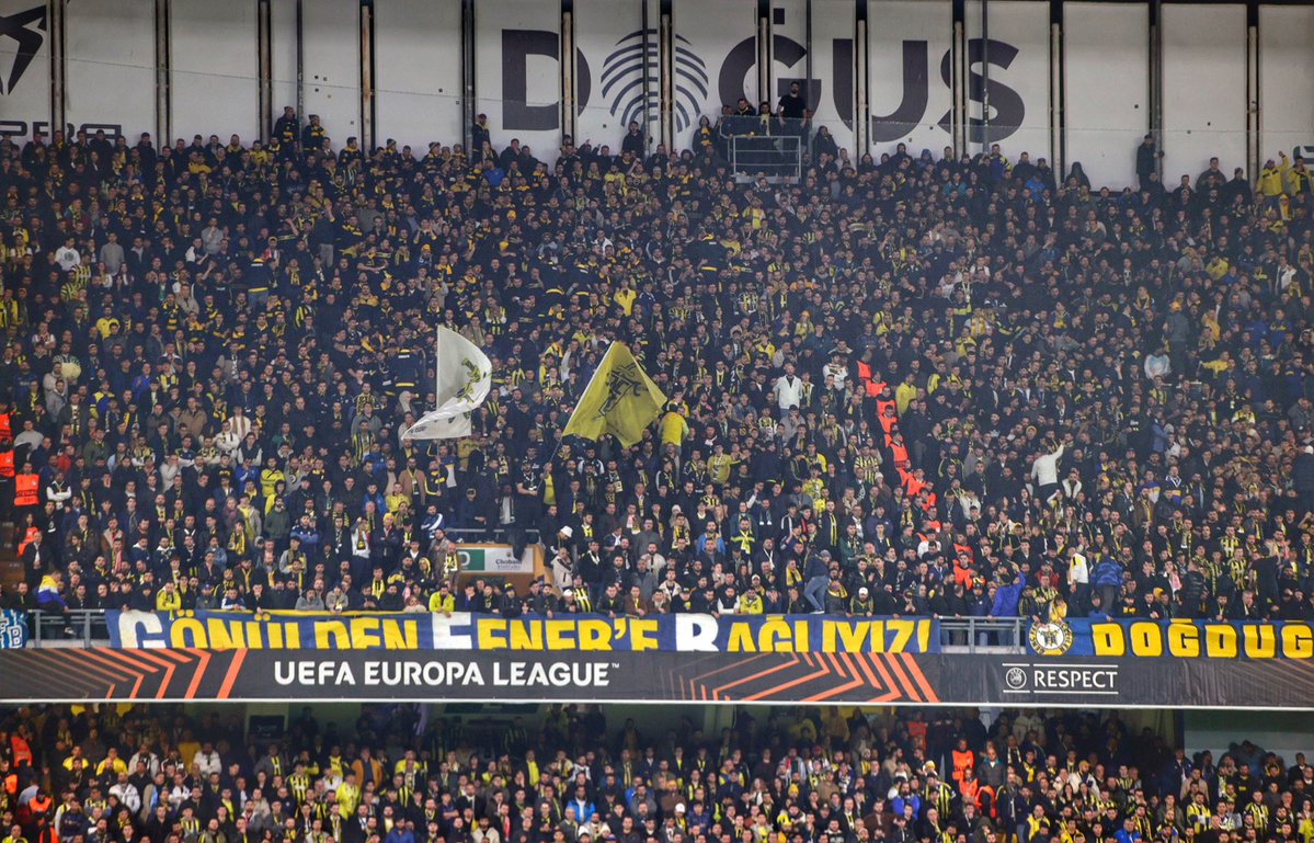 🗣️Murat Aşık: “Fenerbahçe eğer bu sene şampiyon olacaksa 76. dakikada ki maç 3-0'ken bağırıp tezahürat yapan taraftarı sayesinde şampiyon olacak.”