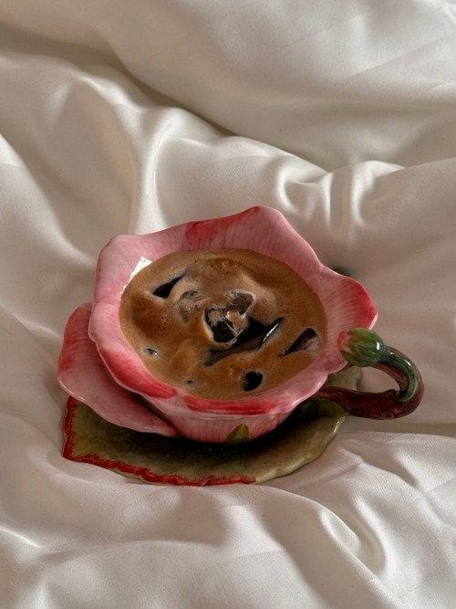 prettiestavenue's tweet photo. pink flower ceramic tea cup https://t.co/f08MUwgb1n