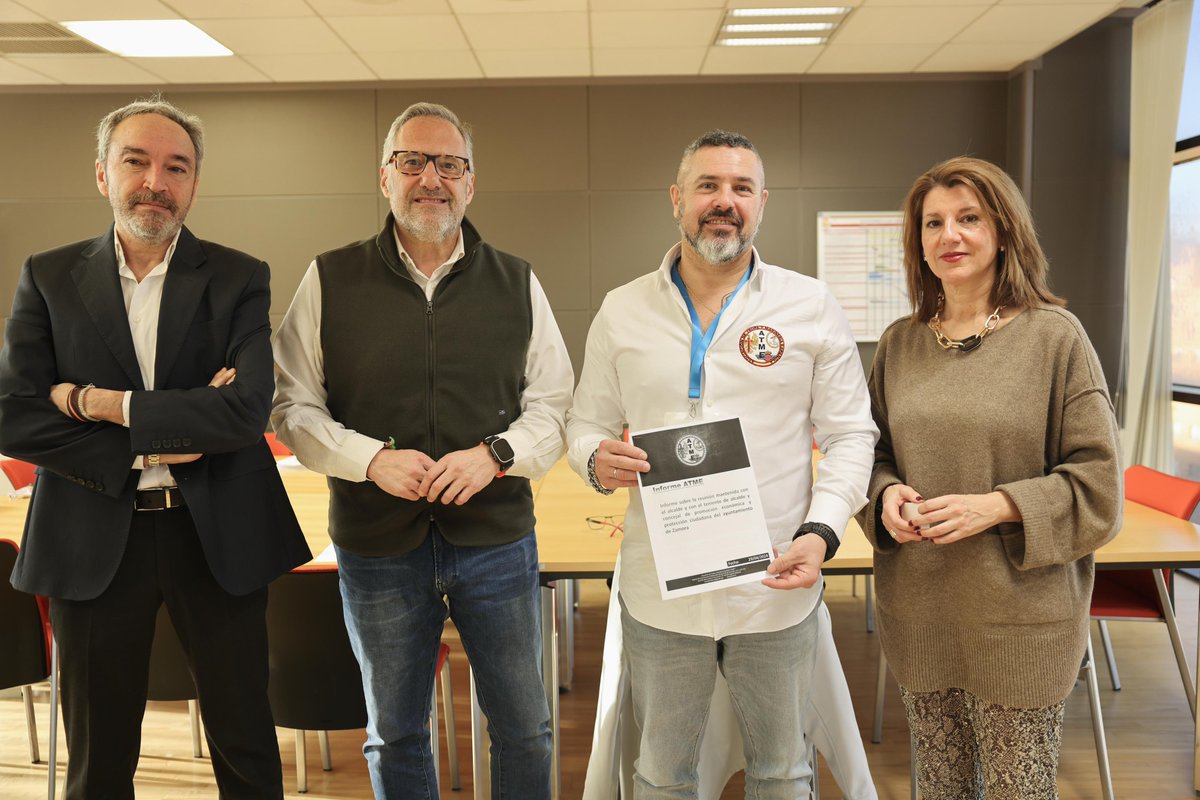 Hoy nuestro candidato <a href="/CarlosPollan/">Carlos Pollán Fernández</a> junto con <a href="/albertodiazpico/">albertodiazpico</a> y <a href="/pinacho_fatima/">Fátima Pinacho F. 🇪🇦</a> se han reunido la Asociación de Tropa y Marinería Española (<a href="/_ATME/">Asociación de Tropa y Marinería Española ATME</a>)

El olvido que sufren por parte de la MAFIA que nos gobierna debe acabar.

Defienden a España sin complejos y desde VOX siempre