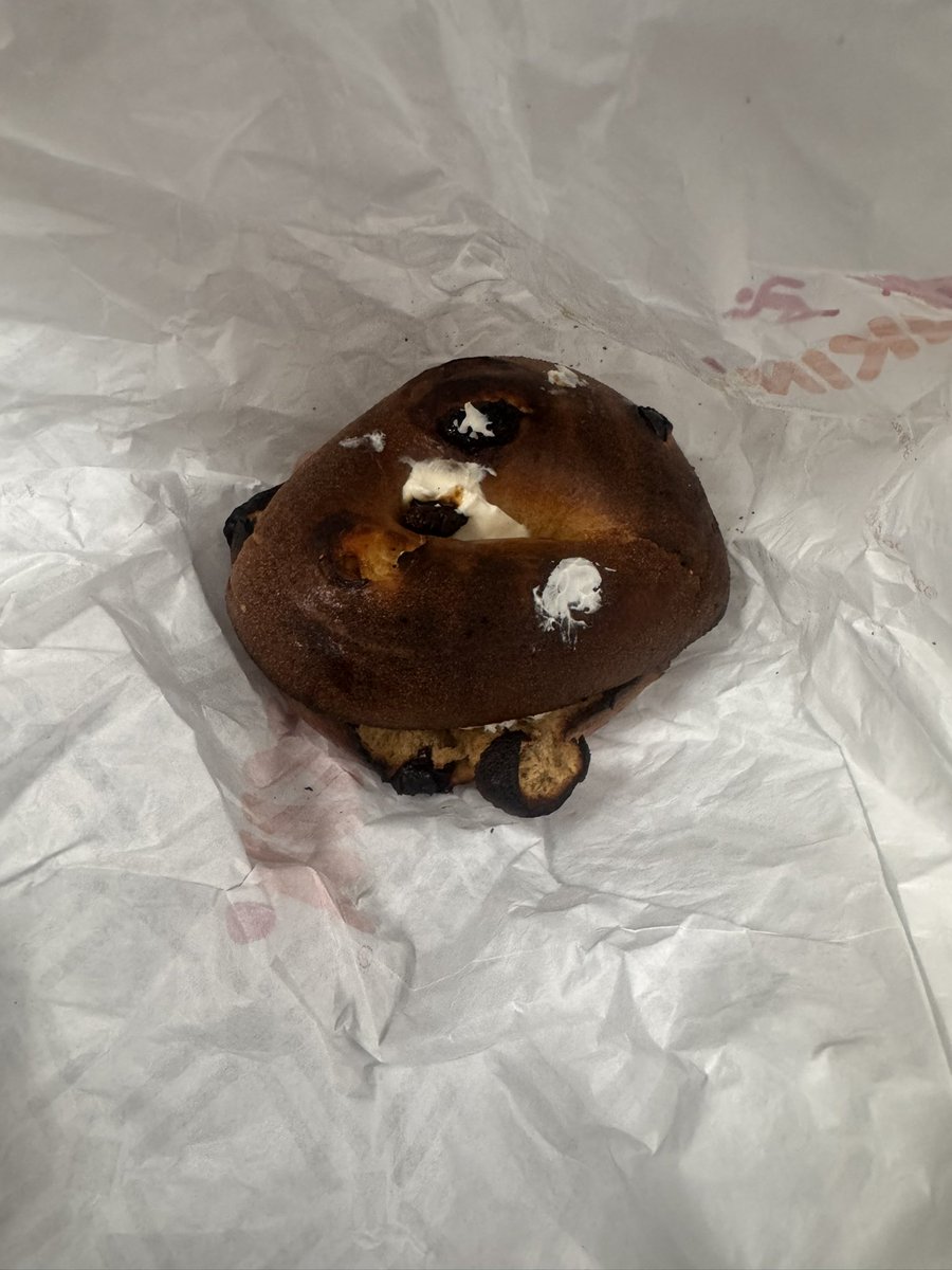 Malpal511's tweet photo. Hey @dunkindonuts I asked for toasted but not this toasted. 😩 https://t.co/xbUf7gPdr0