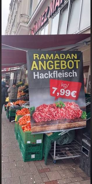 asmeulus's tweet photo. @gulizzgul Gavurlar sadece nolede değil ramazandada indirim yapıyor. Gavurluklarindan https://t.co/Qs6oESe1vS