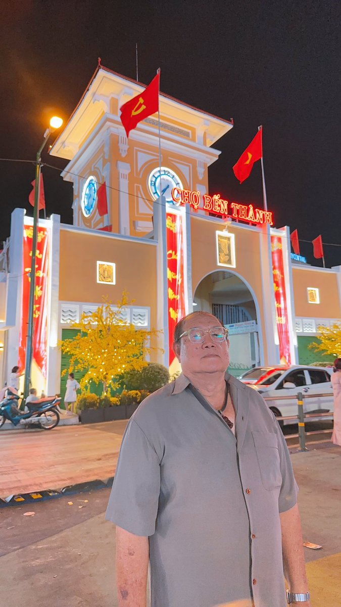 MMao191's tweet photo. Tết Bính Ngọ 2026 🎇📸🐴
#Saigon #Vietnam #XuanBinhNgo https://t.co/D6AYRT6E7A