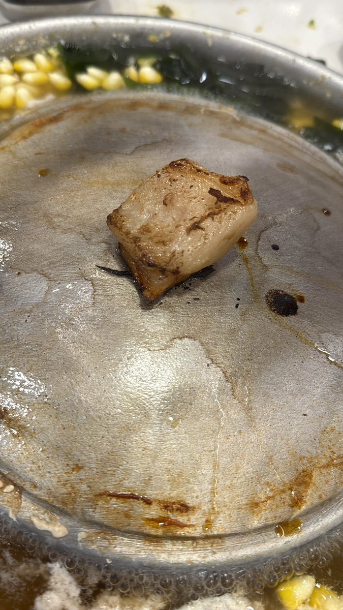 ใครเดินเท้าไปไหนอย่าลืมหิ้วหมูทะกะน้ำจิ้มซีฟู้ดบ้านเราไปด้วยนะครับผมลืมทุกรอบเลยแอบเสียดาย must have ยิ่งกว่าเสื้อผ้าน้ำจิ้มเนี่ย