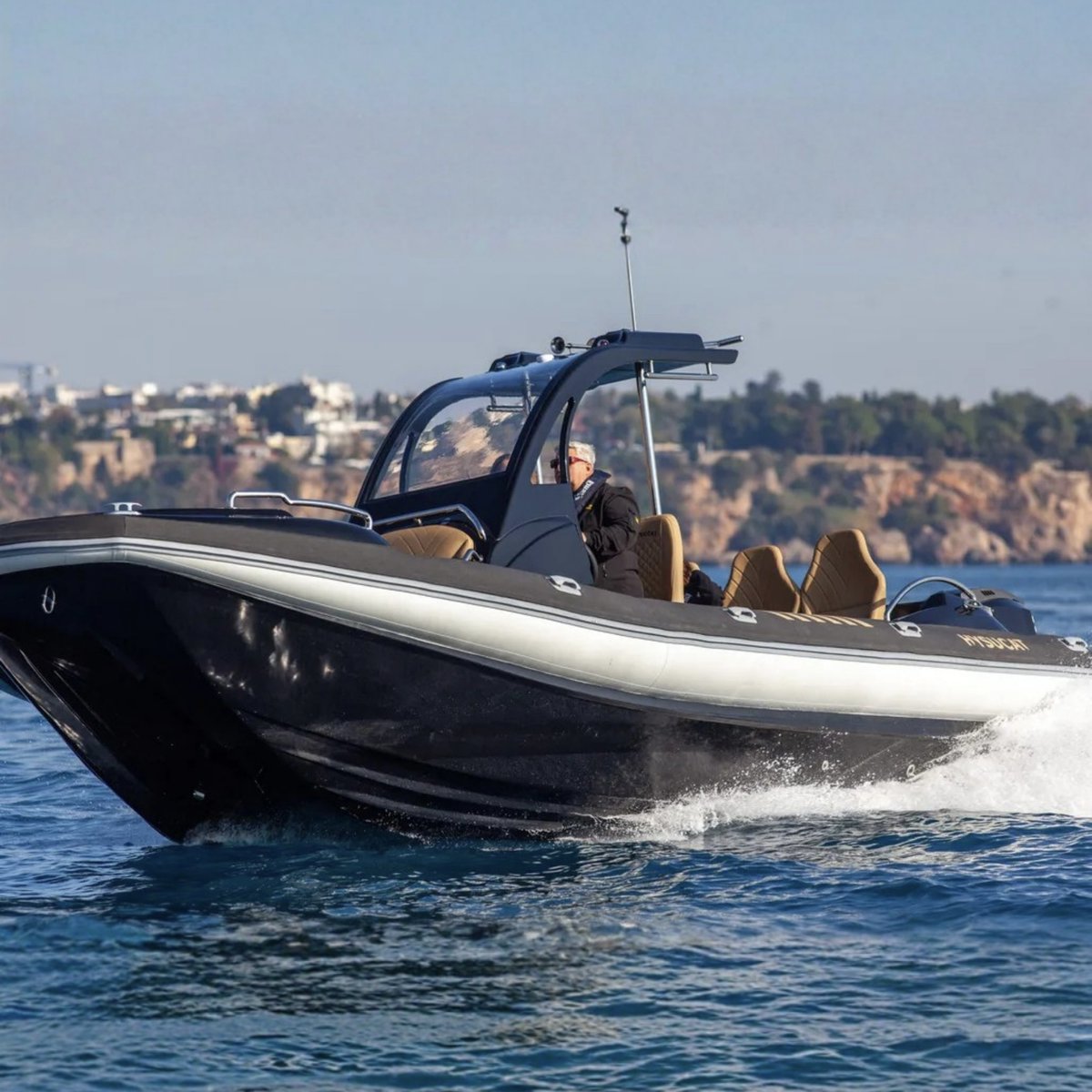 BeringYachts's tweet photo. BM28 CC — now available for acquisition.
Offered in her current stage of construction.

Details: https://t.co/xANky14vjf

#BeringMarine #BM28 #CenterConsole #BoatForSale #YachtWorld
#BeringYachts https://t.co/MevVl9cwEh